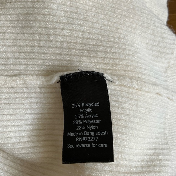 Cream Wide Leg Knit Pants & crop top for Casual Elegance - Picture 5 of 11